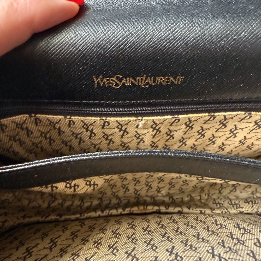 Yves Saint Laurent Black Leather Shoulder Bag - Picture 3 of 9